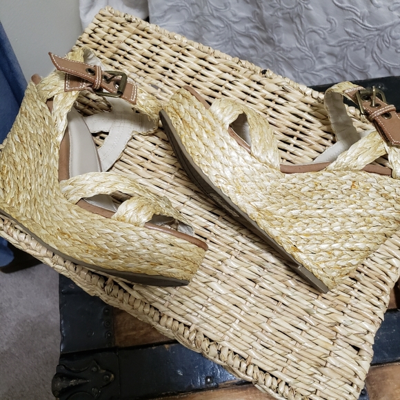 MIA - Picture 6 of 7